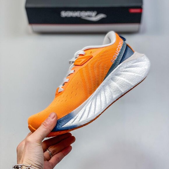 Saucony Triumph Orange Sports Running Shoes main image 4